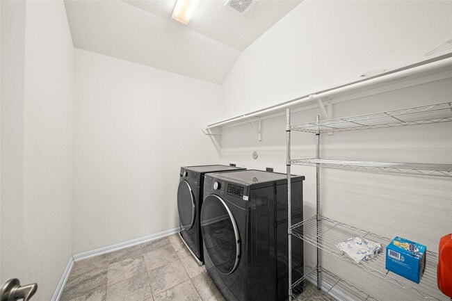 Building Photo - 5815 River Timber Trl