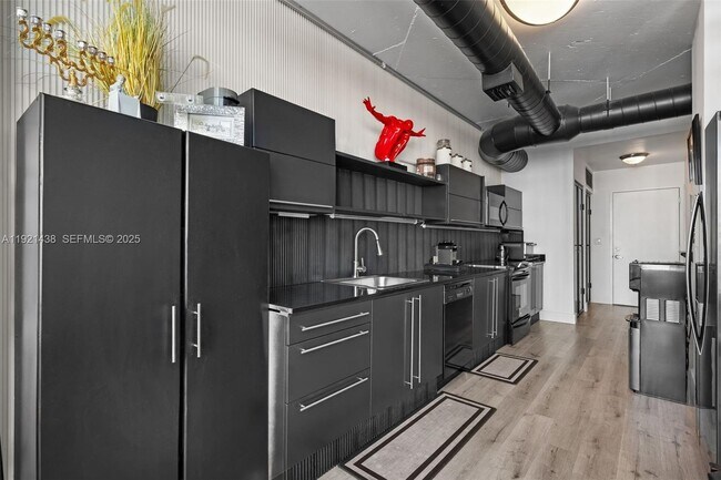 Building Photo - 690 SW 1st Ct