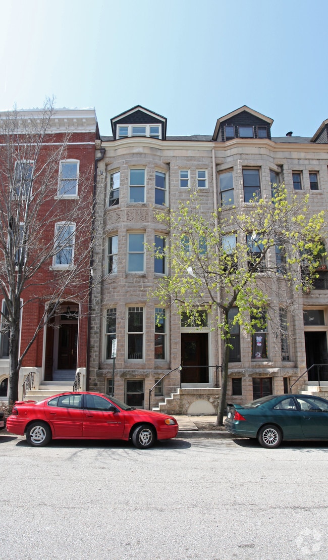 Building Photo - 836 Park Ave