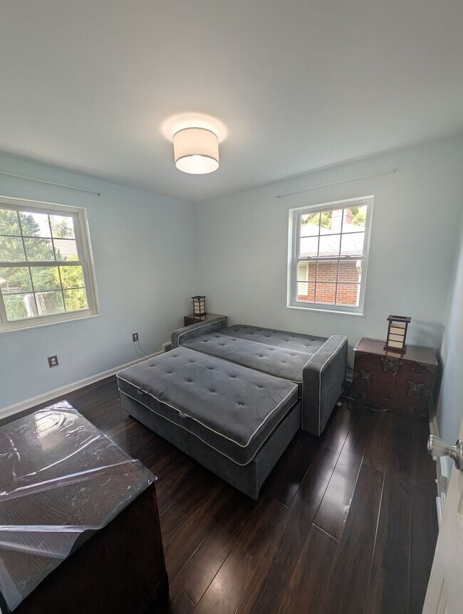 Building Photo - Lovely 4BR/3BA single family home with att...