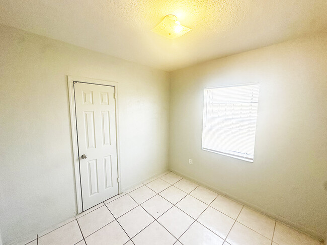 Building Photo - 15310 NW 31st Ave