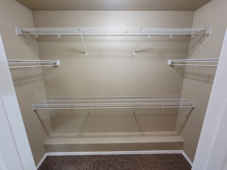 Building Photo - 1303 East Ken Leach Court