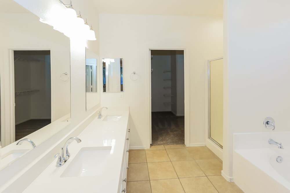 Building Photo - 6531 S 17th Ave