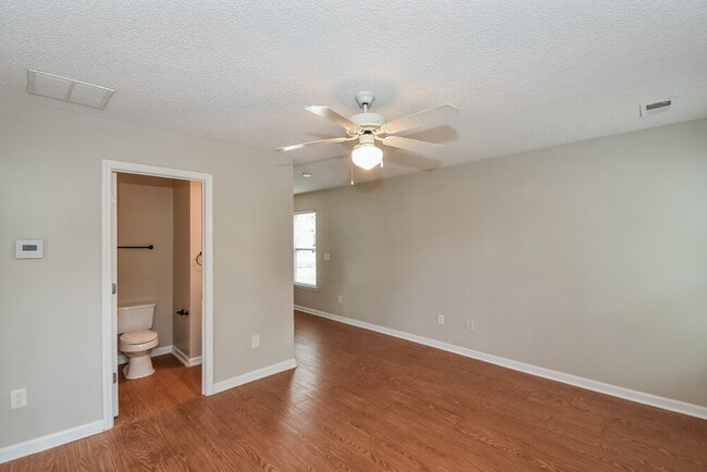 Building Photo - 57 Darbys Run Ct