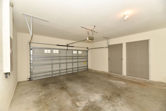Building Photo - 14936 Salamander Pl