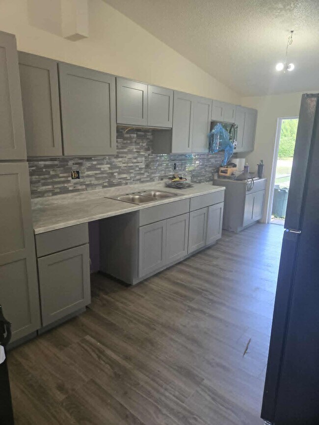 Primary Photo - 308 Sun Dial Ct