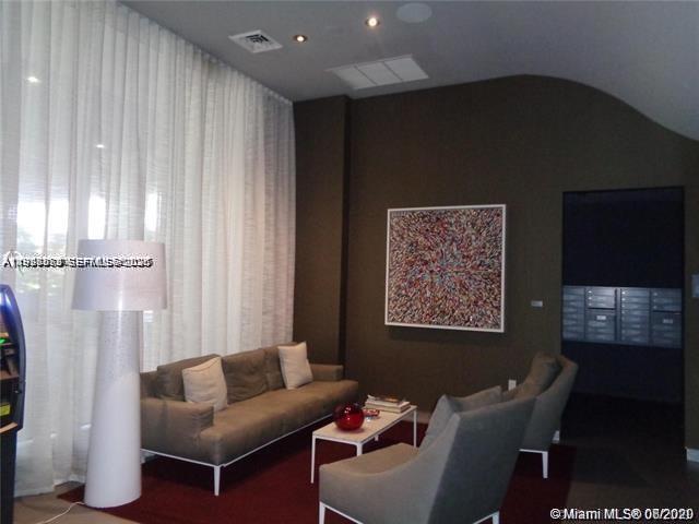 Building Photo - 2600 E Hallandale Beach Blvd