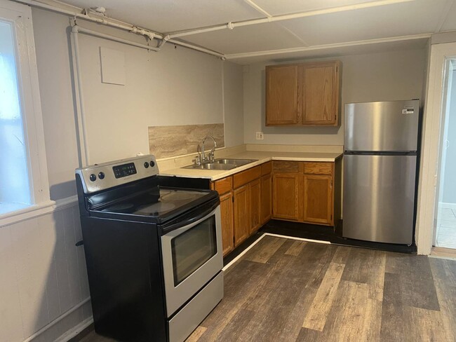 Building Photo - 516 4th St