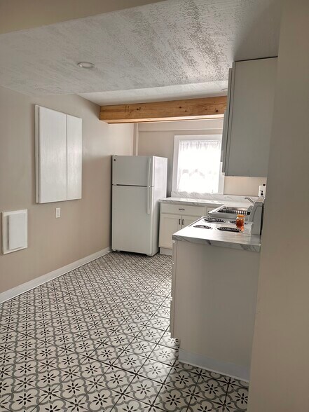 Kitchen - 1111 Garfield St
