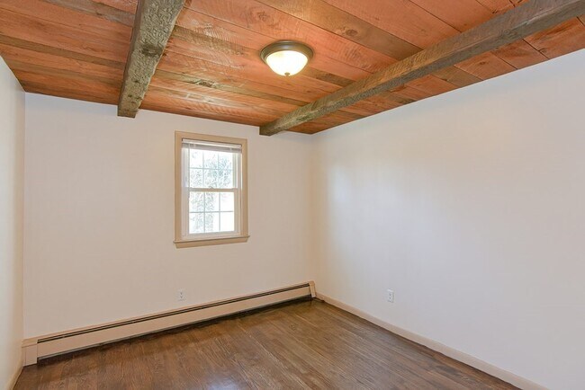 Building Photo - 110 Oswego St