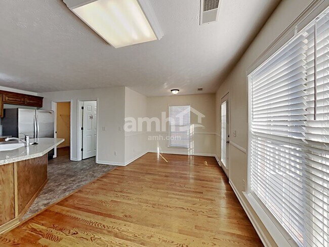 Building Photo - 399 Meigs Dr