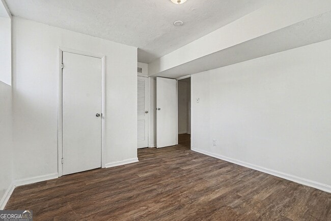 Building Photo - 2505 Shiloh Dr