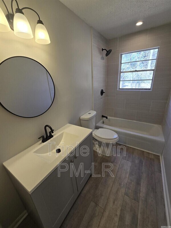 Building Photo - 501 Bristol Dr