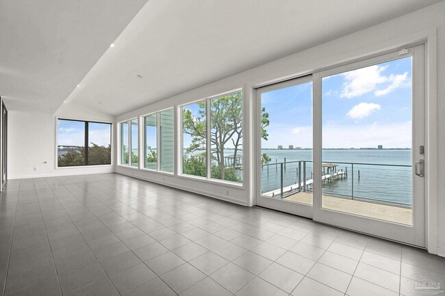 Building Photo - 1319 Soundview Trail