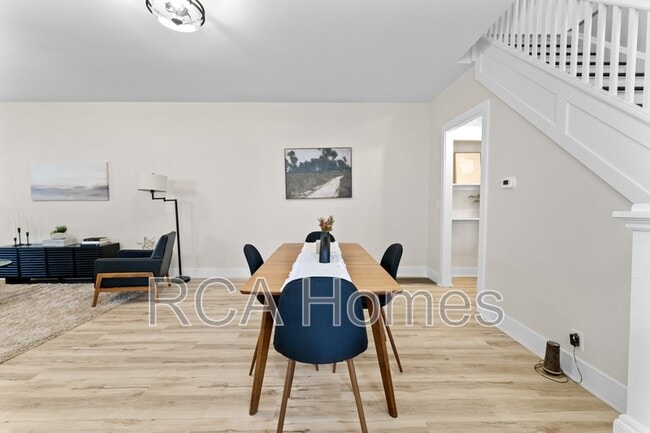 Building Photo - 18 N Gray St