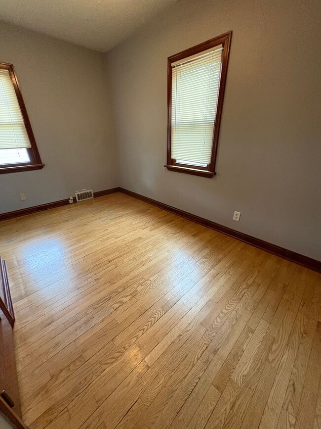 Building Photo - 3 Bedroom 1 Bath Single Family Home