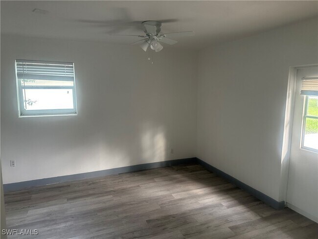 Building Photo - 703 Monterey Ave