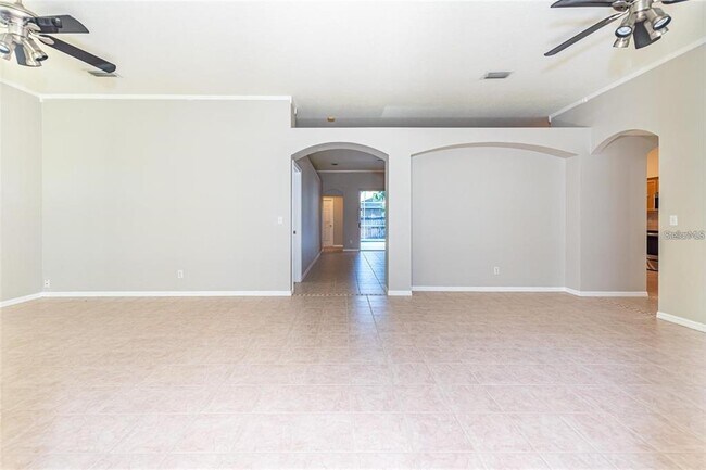 Building Photo - 2634 Brookville Dr