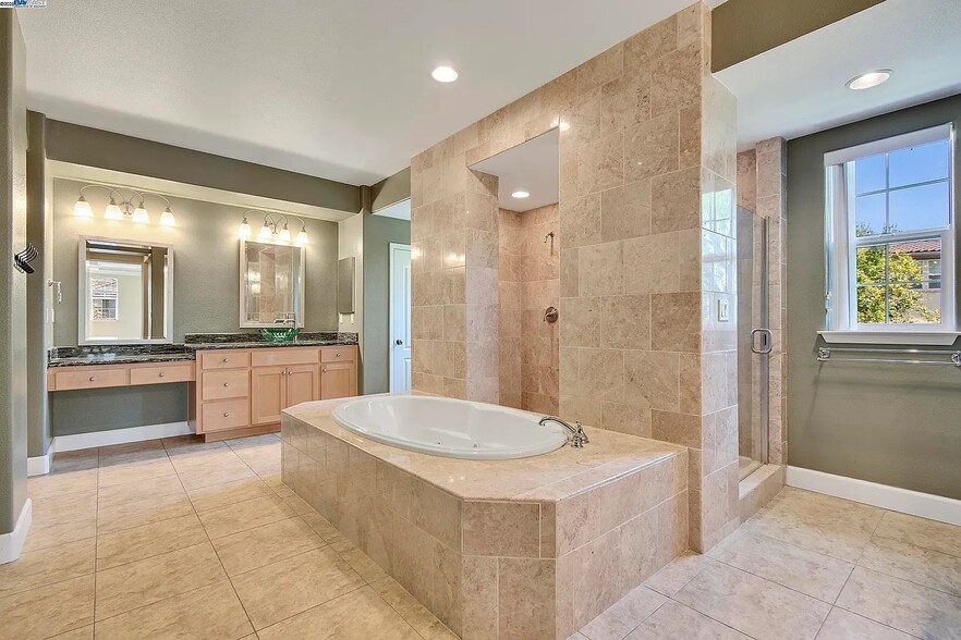Building Photo - 3100 Tewksbury Way