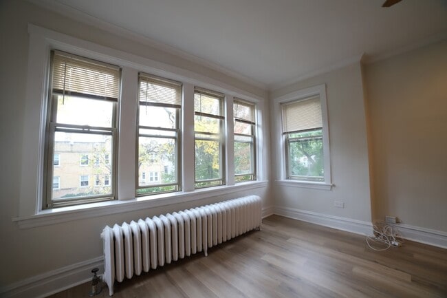 Building Photo - 3733 N Christiana Ave