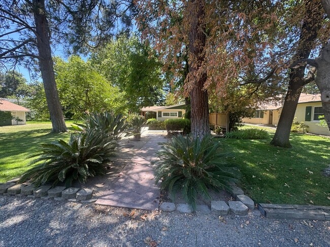 Building Photo - 3 dwelling property located in Rio Linda