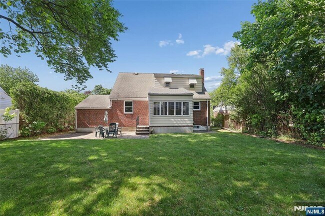 Building Photo - 35-10 Ferry Heights