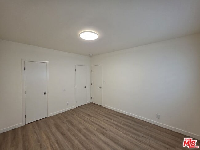 Building Photo - 827 9th St