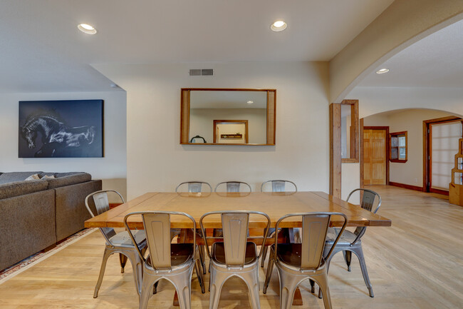 Dining Room - 3816 W Taft St