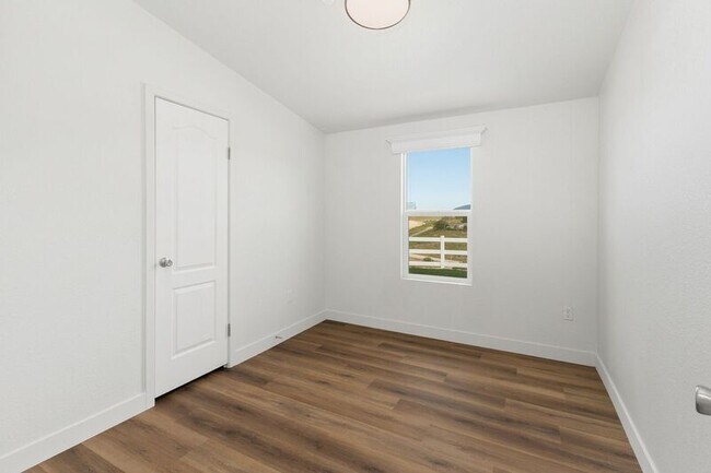 Building Photo - 40589 Los Amantes Rd