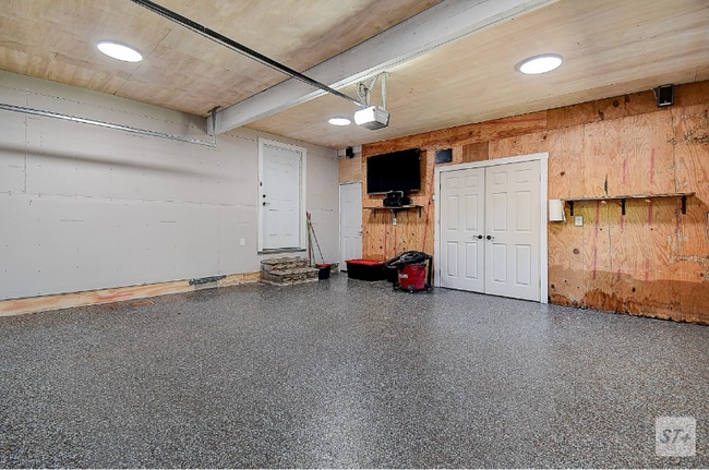Building Photo - 3801 40th Ave N