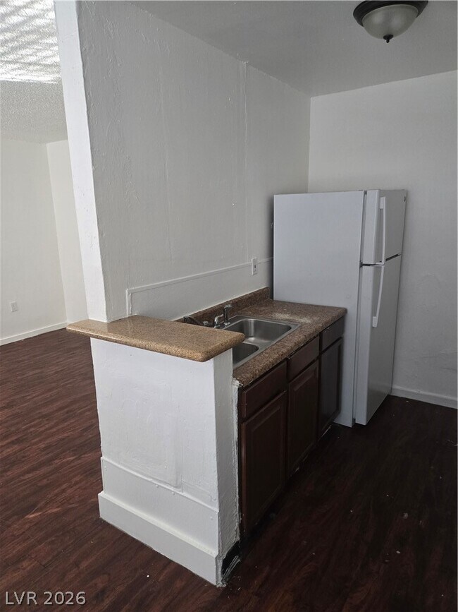 Building Photo - 708 Jackson Ave