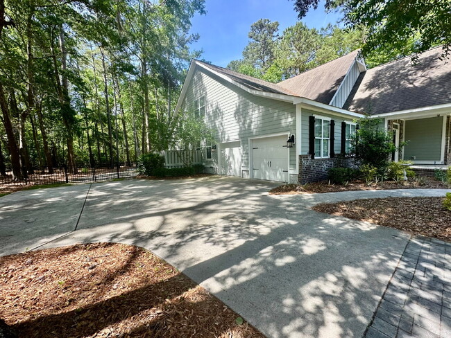 Building Photo - Stunning Four Bedroom Low Country Home in ...