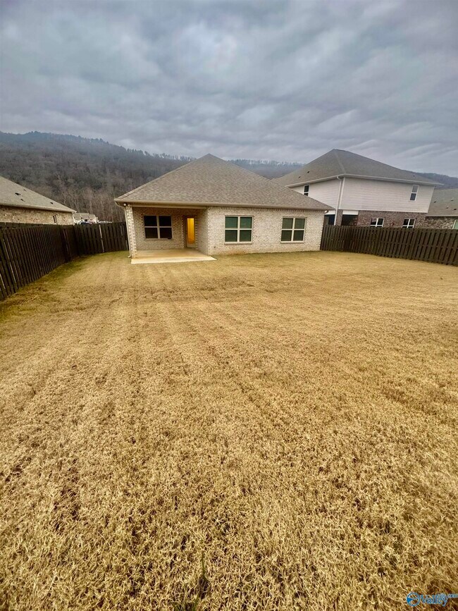 Building Photo - 91333 Monteagle Blvd SE