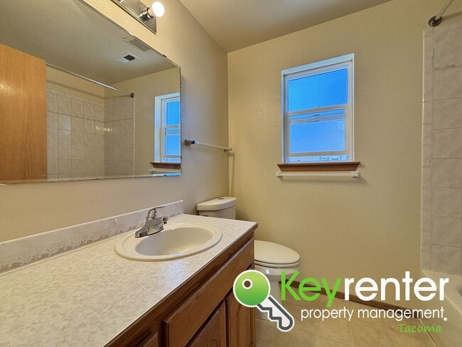 Building Photo - Spacious 3-Bedroom Home for Rent in Seclud...