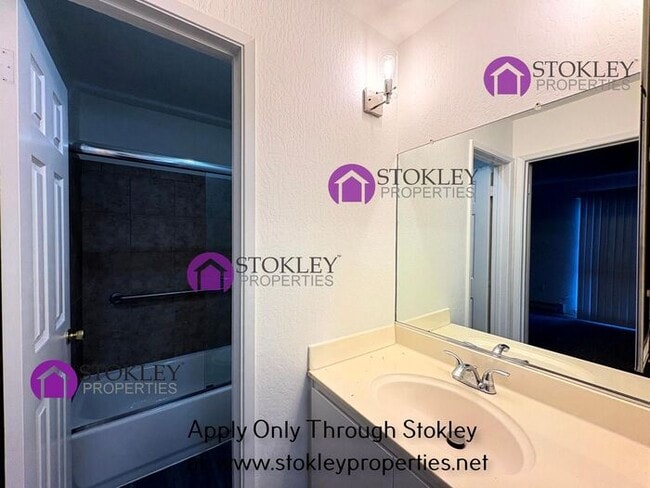 Building Photo - 1036 Oak Grove Rd