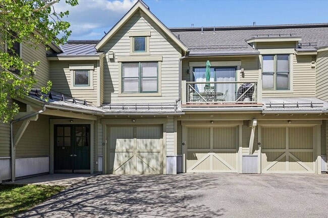 Building Photo - Walk to Main Street and the Slopes! Amenities Abound! MOST UTILITIES Included! Garage!