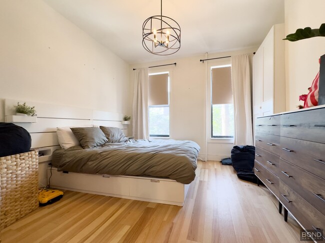 Building Photo - 298 Nassau Ave