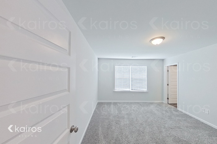 Building Photo - 203 Redwood Ct