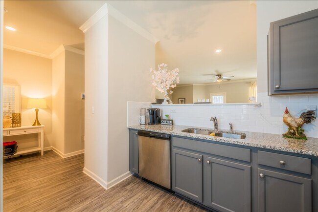 Building Photo - 2514 Piering Dr