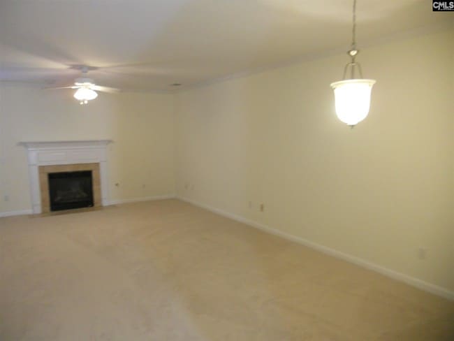 Building Photo - 819 Harden St