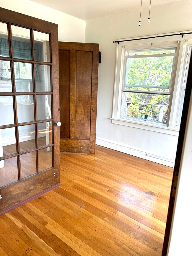 Building Photo - 1242 Hird Ave