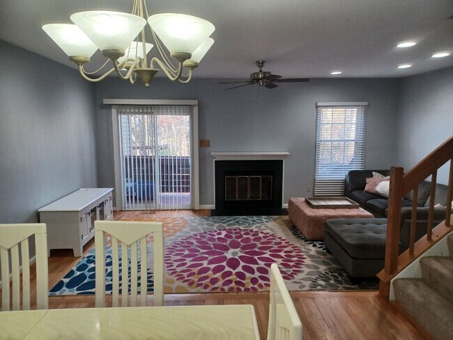Building Photo - 8028 Valleys Crest Ct