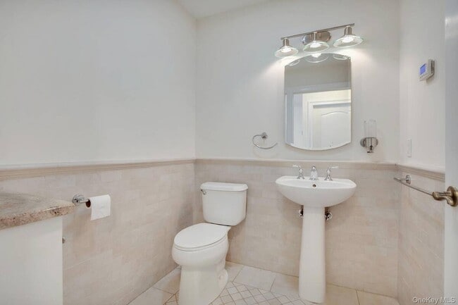 Building Photo - 34 Della Dr