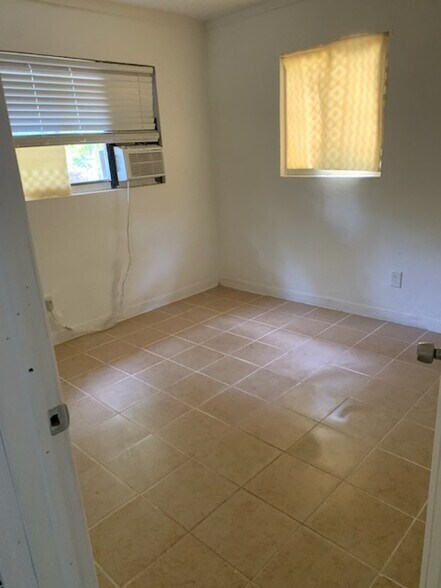 Building Photo - 25445 Shore Dr