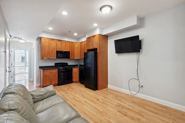 Primary Photo - 3 br, 2 bath Triplex - 1846 N 17TH ST Unit...