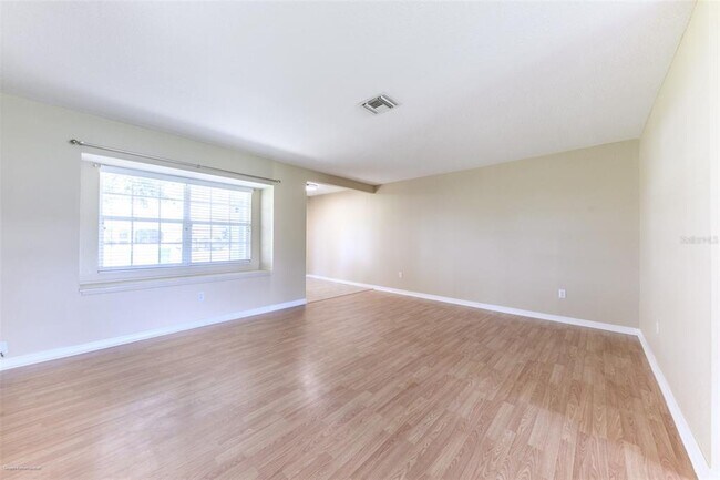 Building Photo - 2498 Abscott St