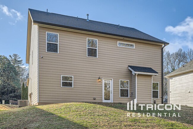 Building Photo - 922 Ashton Park Dr SW