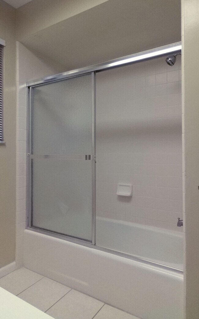 Building Photo - **4431 NW 53rd Street (Huntington)