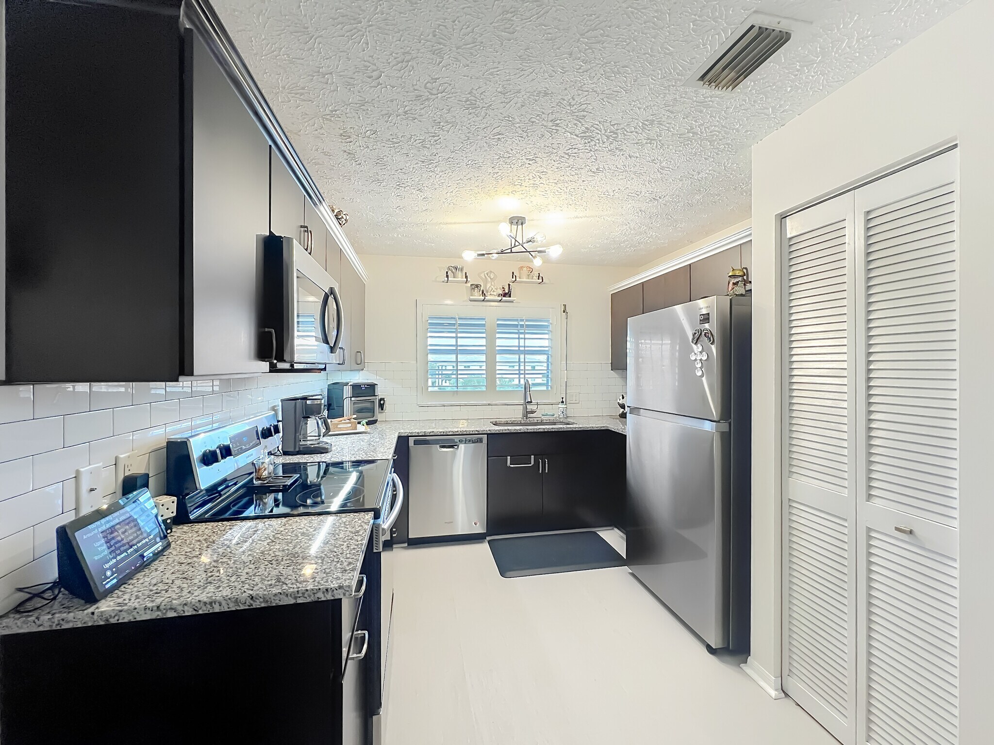 Building Photo - 760 Lake Orchid Cir