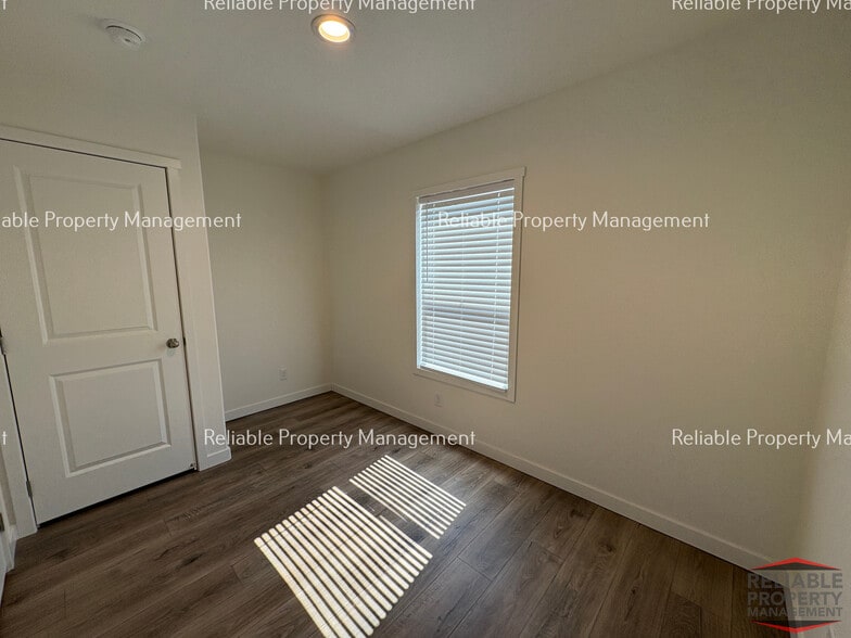 Building Photo - 440 Wilson Dr